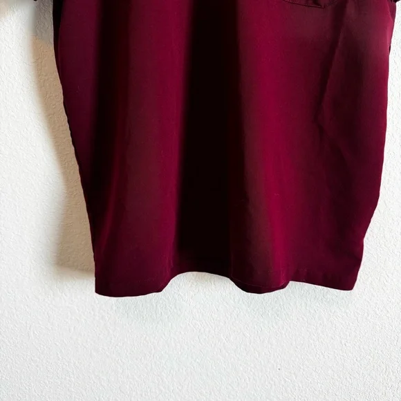 Figs Men's Leon Burgundy Three Pocket V Neck Short Sleeve Scrub Top Size Large - Picture 3 of 8